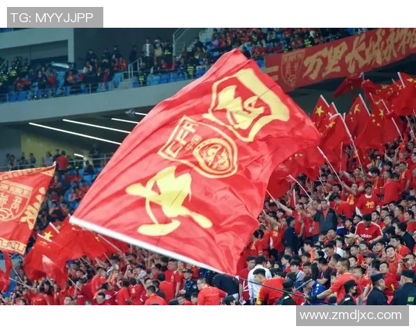 重庆足球球星卡收藏热潮掀起 球迷激情涌动引领新潮流